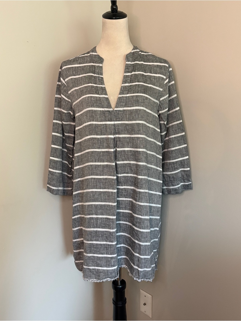 Garnet Hill Gray & White Striped V-Neck Tunic